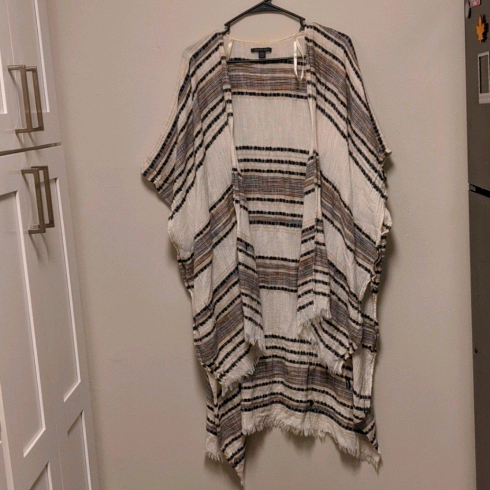 American Eagle Cape - Picture 1 of 5